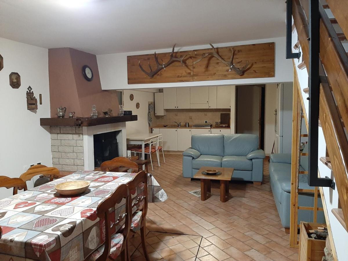 La Casa Di Walter E Rosa Villa Castel Di Sangro Eksteriør bilde